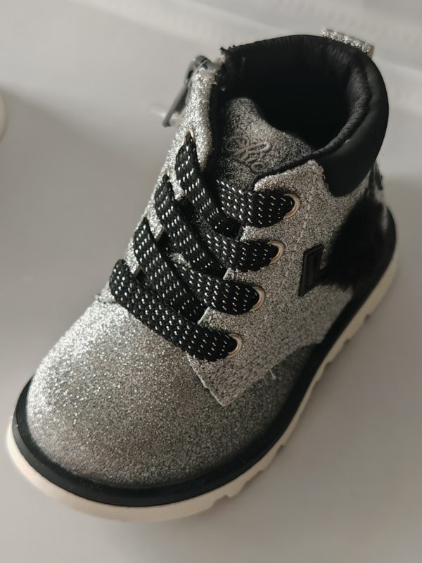 IMG_20250928_095359 Bottines Fille Argent Pailleté – Motif LOVE & Lacets - Ankle boot Florina