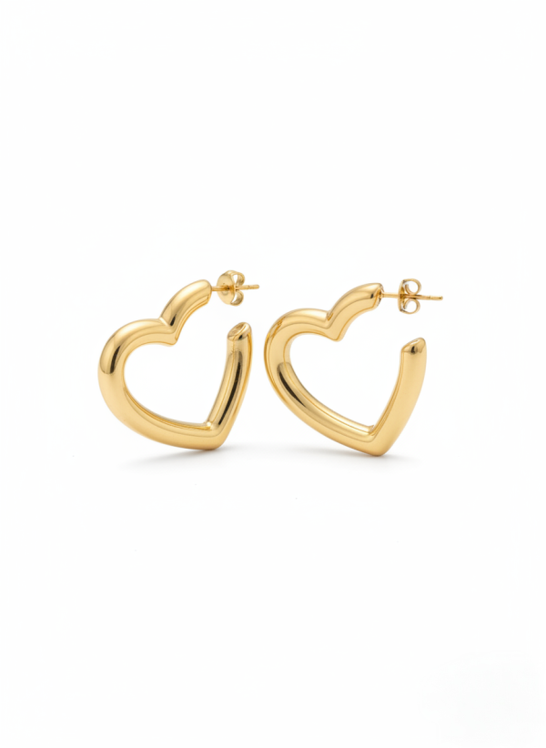 boucles-d-oreilles-coeur-dore Boucles d’oreilles cœur doré en acier inoxydable – Fermoir poussoir – Bijou élégant et durable