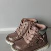 Chaussures roses montantes pailletees