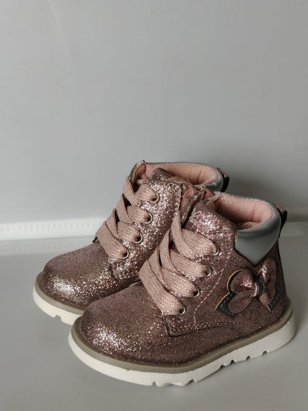 Chaussures roses montantes pailletees