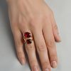 bague-doree-pierre-rouge bague dorée avec 3 pierres rouges